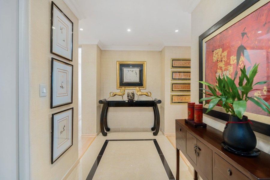 3 Bedroom Property for Sale in Sea Point Western Cape